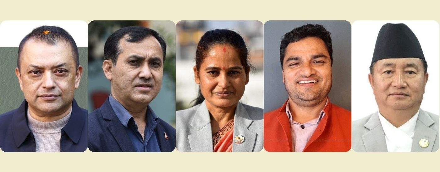 दायाँबाट क्रमशः गगन थापा, विश्वप्रकाश शर्मा, मुक्ता यादव, प्रदीप पौडेल र बहादुर सिं लामा।