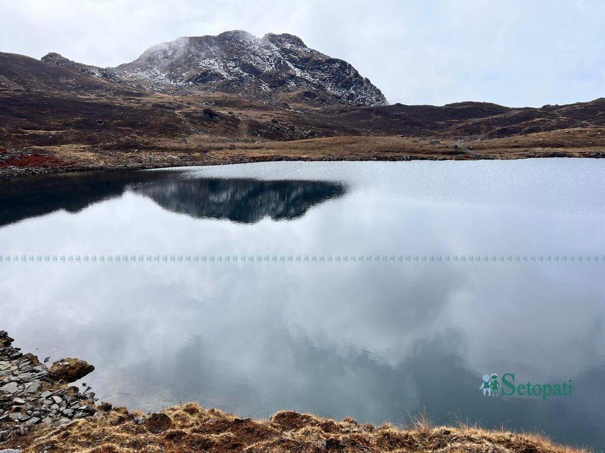 गोसाइँकुण्ड। तस्बिरः सुरेन्द्र फुयाल