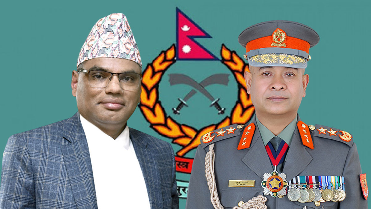 गृहसचिव गोकर्णमणि दुवाडी र सशस्त्रका आइजिपी राजु अर्याल। फाइल तस्बिर।