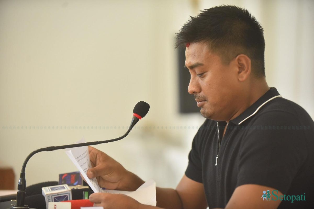 शुक्रबार अन्तर्राष्ट्रिय खेल जीवनबाट संन्यासको घोषणा गर्दै ज्ञानेन्द्र मल्ल।