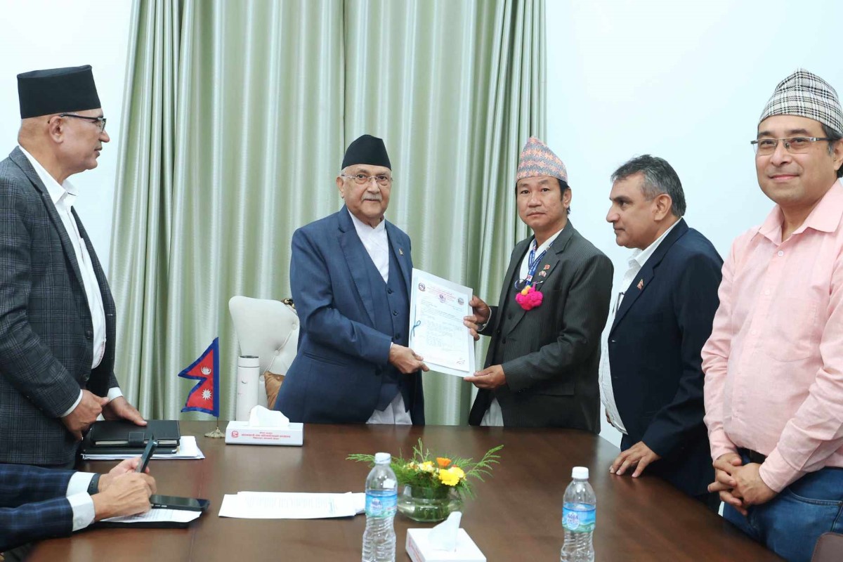 प्रधानमन्त्रीले मेयर हर्कलाई भने- खानेपानीको प्रबन्ध गर्ने प्रक्रिया अघि बढ्यो, धरानबासीलाई सुनाइदिनुहोला