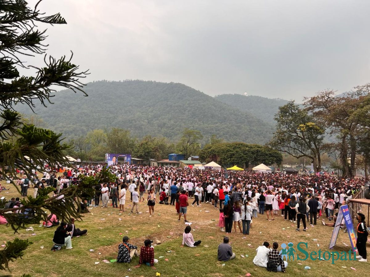 holi-in-pokhara-lakeside-(12)-1711288795.jpg