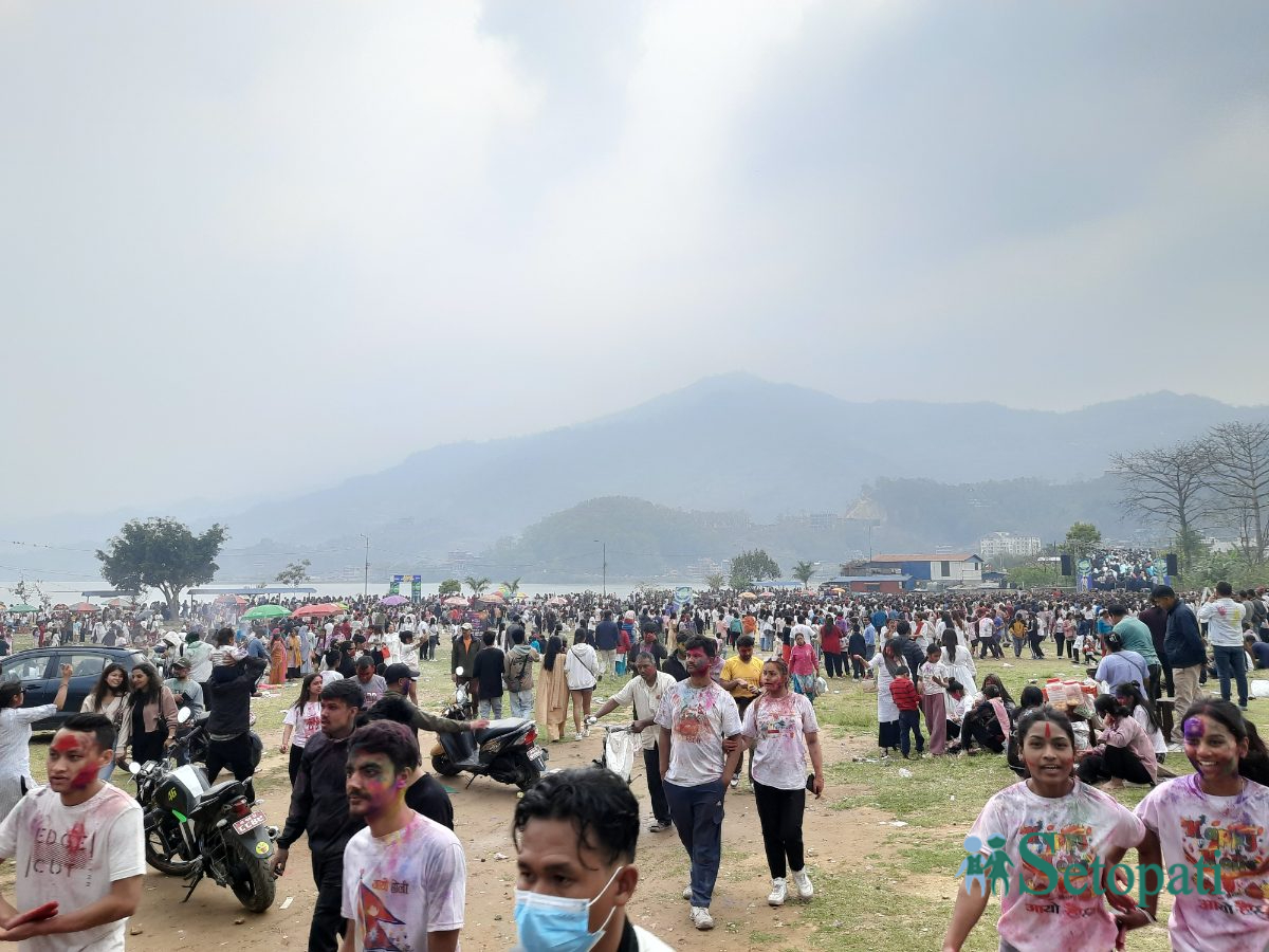 holi-in-pokhara-lakeside-(5)-1711288793.jpg