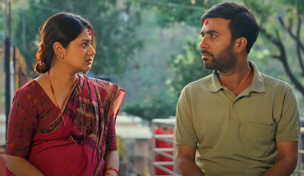 -फिल्मको दृश्यमा अभिनेत्री केकी अधिकारी र अभिनेता विजय बराल