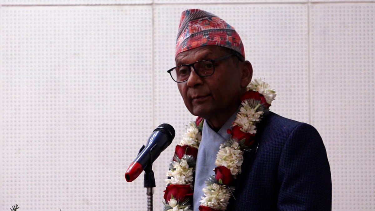 अरूलाई घोचपेच गरेर खुसी हुने र त्यसैमा गर्व गर्ने प्रवृत्ति बढ्योः खिलराज रेग्मी