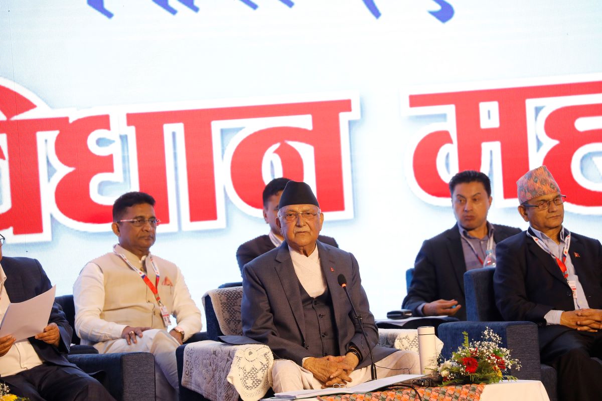 बुद्धिजीवीलाई लक्ष्य गर्दै ओलीले सुनाए पुतलीको कथा