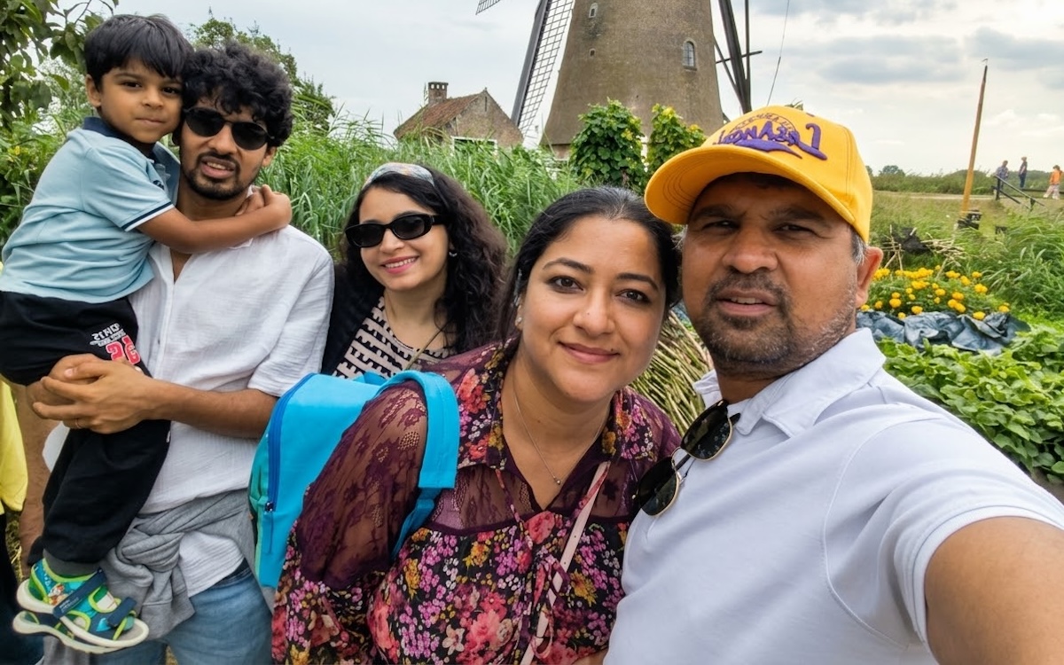 kritan-and-family3-1792052087.jpeg