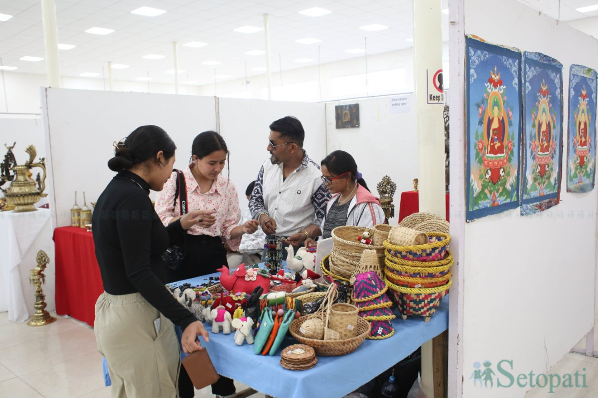 lalitkala-mela-(7)-1744790407.jpg