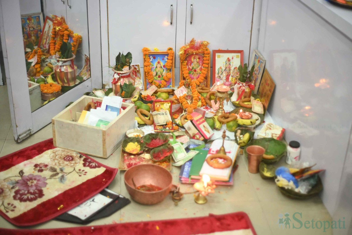 laxmi-ppooja-(8)-1760965253.jpg