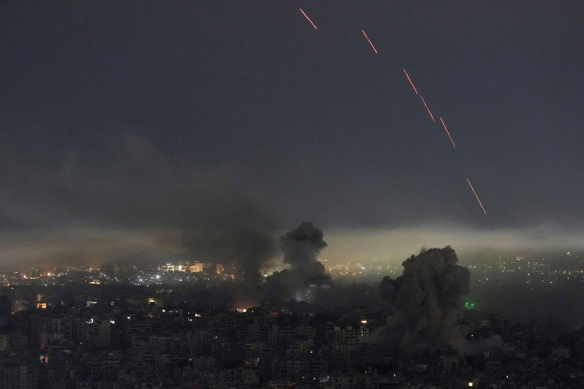 इसराइलले लेबननको बेरूतमा गरेको हमला। तस्बिरः रासस/एपी।