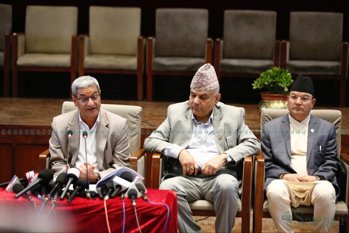 lekhak-patrakar-sammelan-(2)-1748432519.jpg