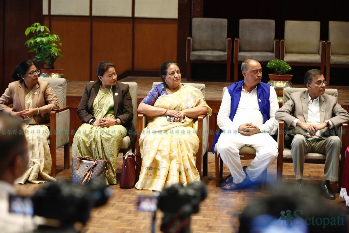lekhak-patrakar-sammelan-(7)-1748432522.jpg