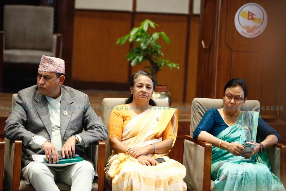 lekhak-patrakar-sammelan-(8)-1748432522.jpg