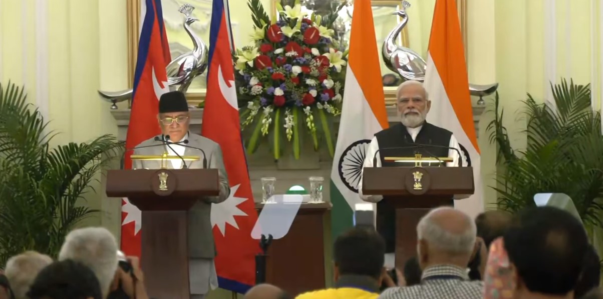 पत्रकार सम्मेलनमा सम्बोधन गर्दै प्रधानमन्त्री प्रचण्ड र भारतीय समकक्षी मोदी (लाइभ)