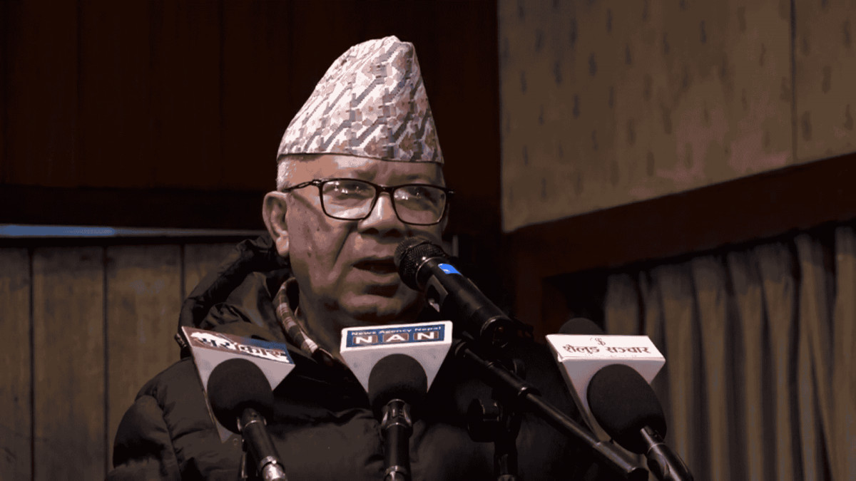 प्रधानमन्त्री ओली संविधान मिच्ने र विधि मिचेर चल्ने कुराको 'उस्ताद' हुनुहुन्छः माधव नेपाल
