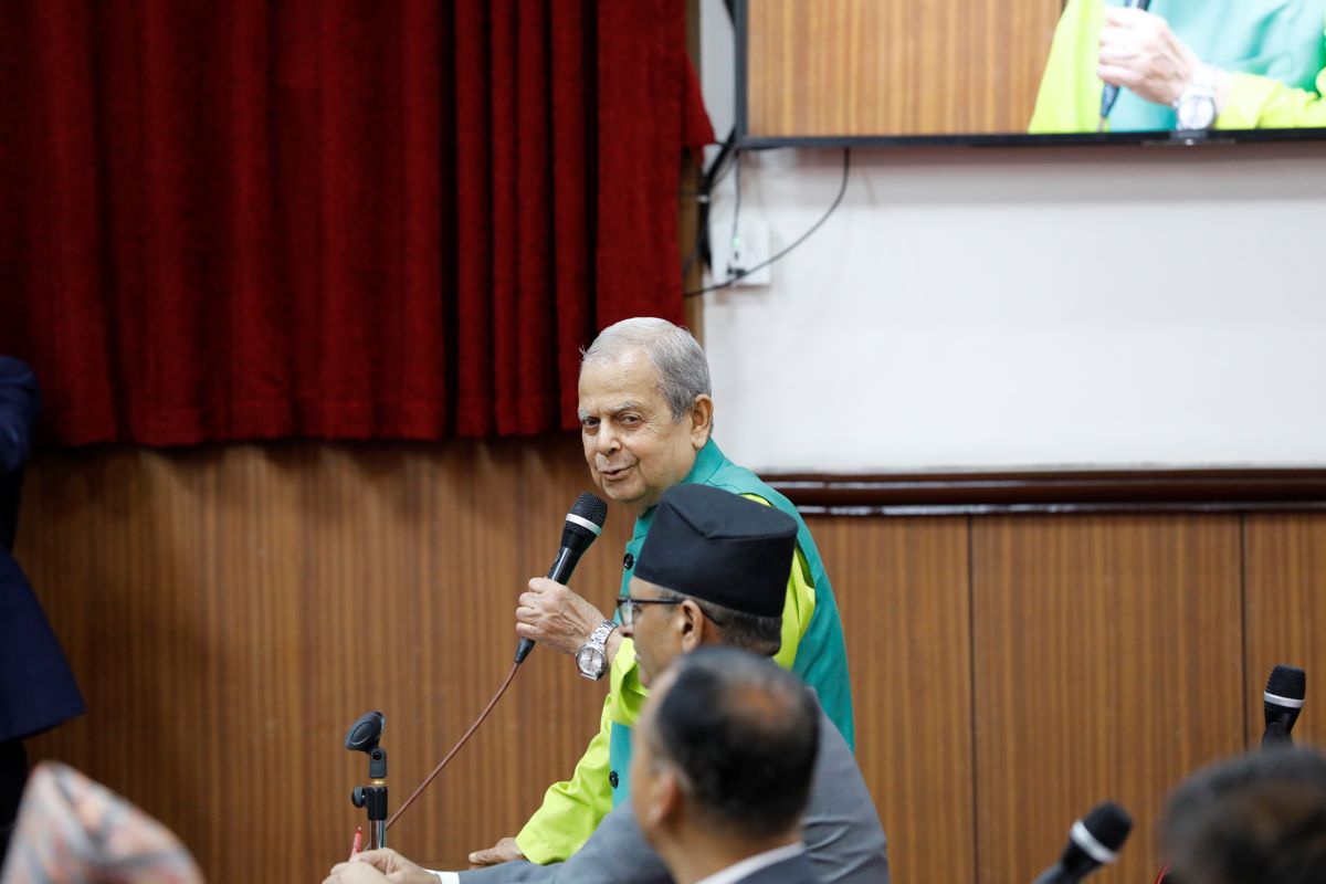 तस्बिरः रासस