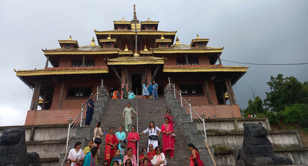 जताबाट हेरे पनि स्वरूप उस्तै देखिने मन्दिर! (तस्बिरहरू)