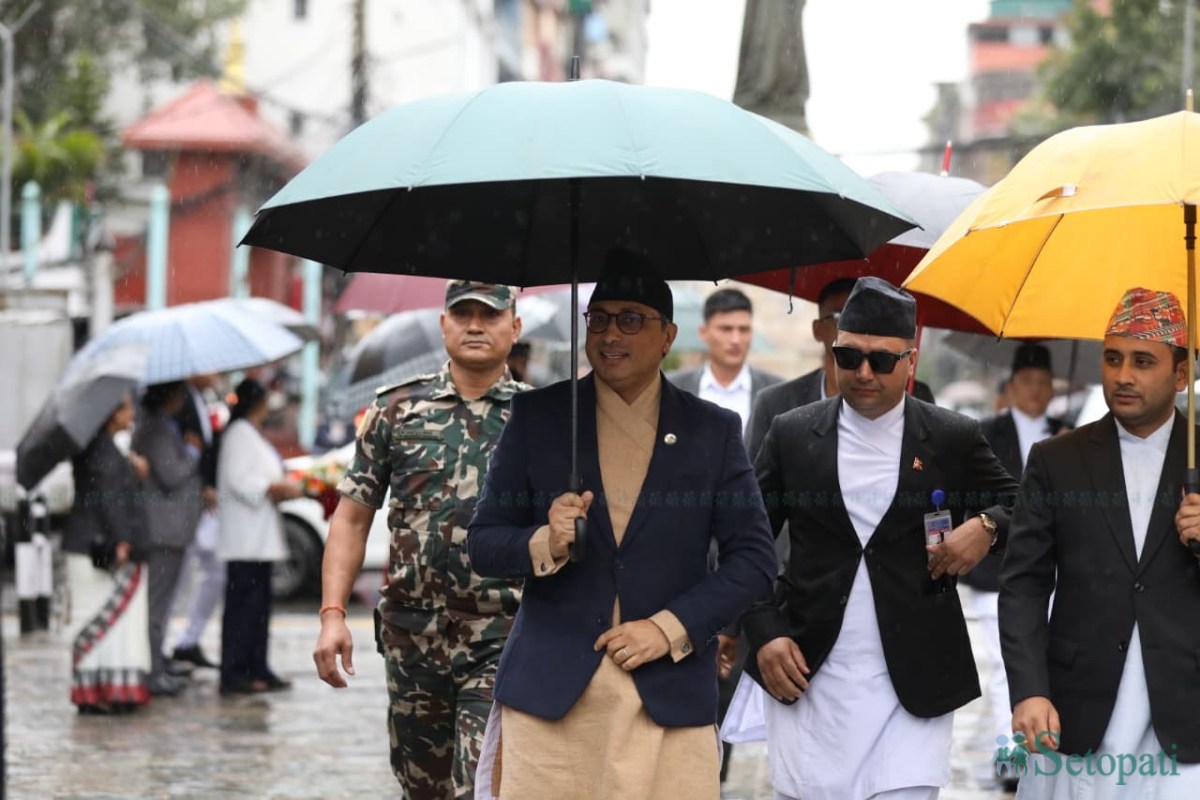 ministers-in-indra-jatra-(13)-ink-1790331184.jpeg