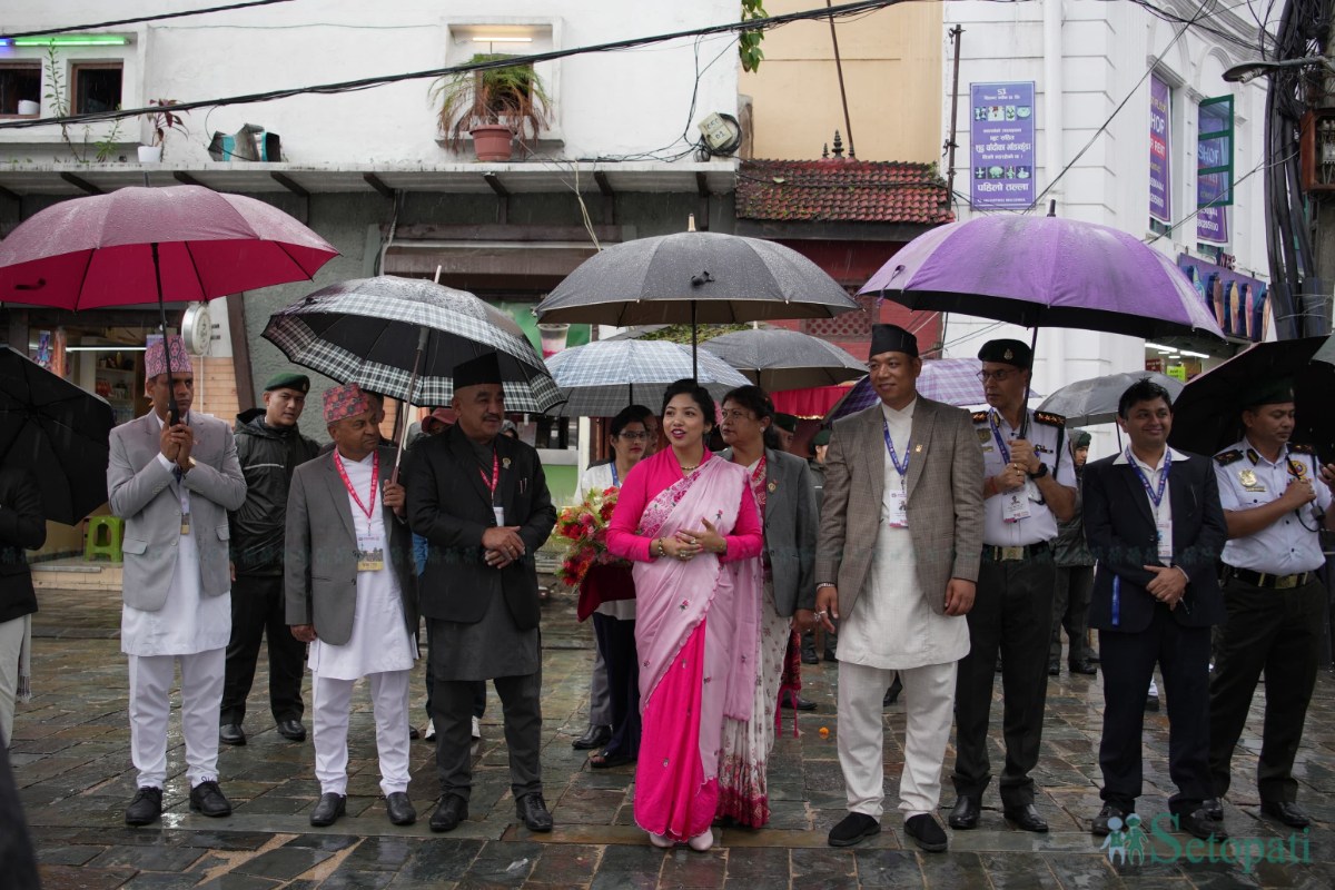 ministers-in-indra-jatra-(17)-ink-1790331185.jpeg