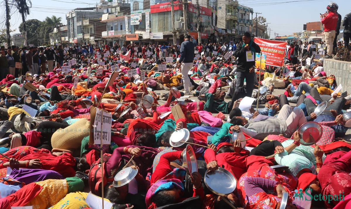 आन्दोलनमा उत्रिएका मोही किसानहरू। तस्बिर: नारायण खड्का/सेतोपाटी।