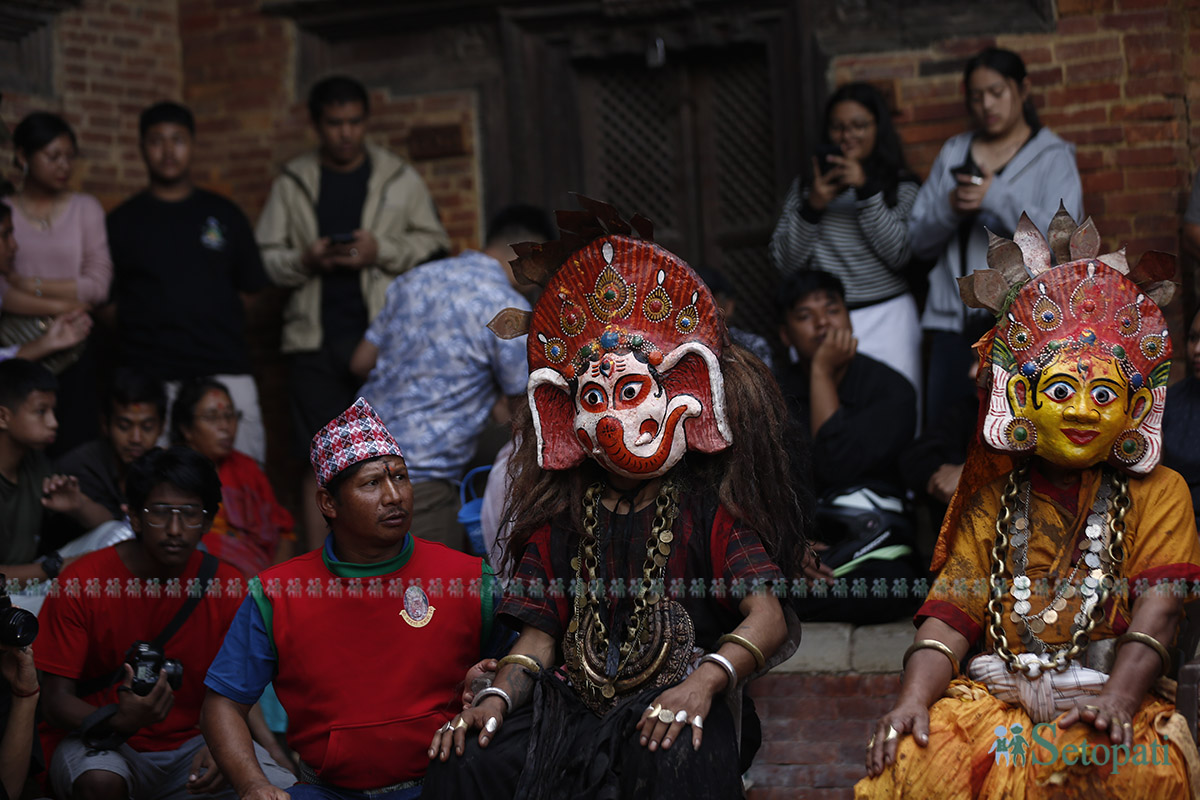 nawdurga-nach-(10)-1759900034.jpg