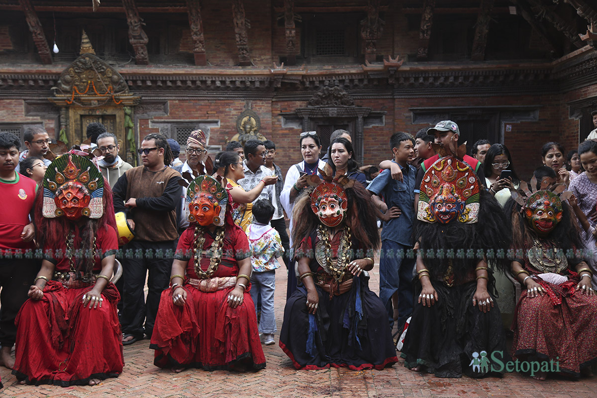 nawdurga-nach-(21)-1759900038.jpg