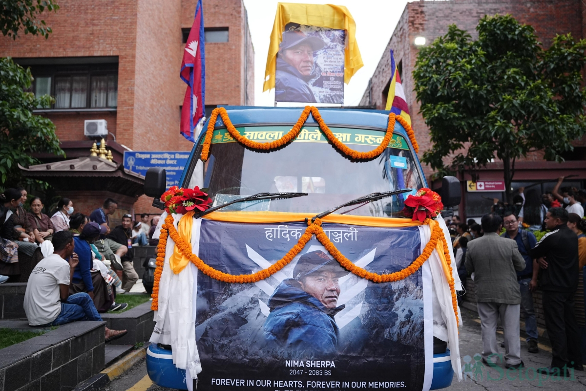 nepali-mountainer-(7)-1786453604.jpg