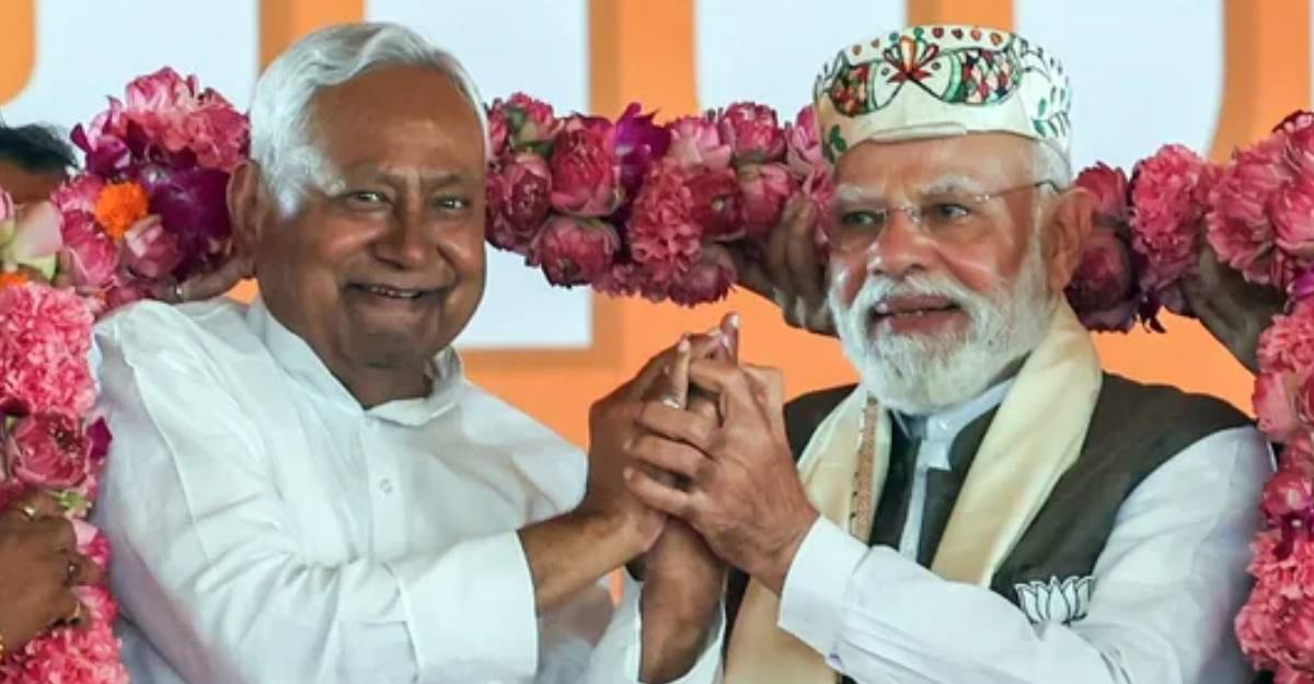 मोदी र नितिश कुमार। तस्बिरः हिन्दुस्तान टाइम्स।
