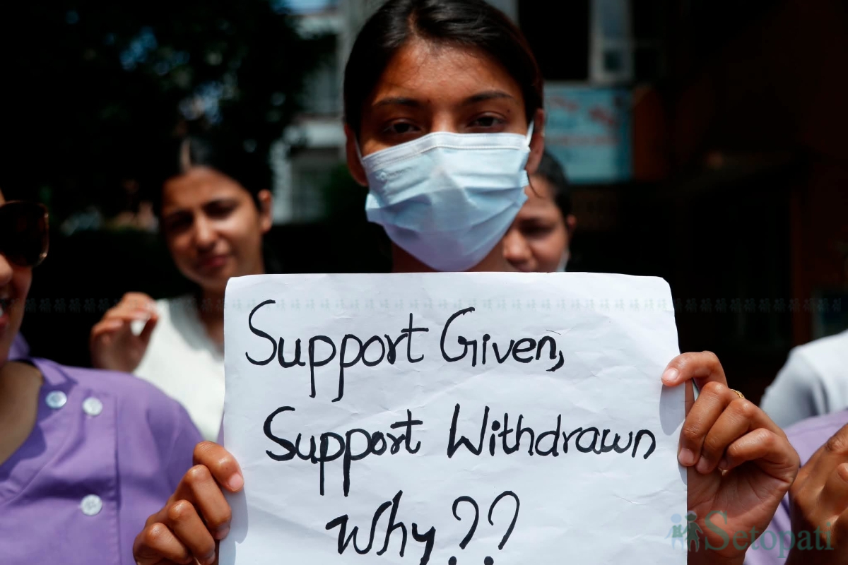 nurse-aandolan-(3)-1781259615.jpg