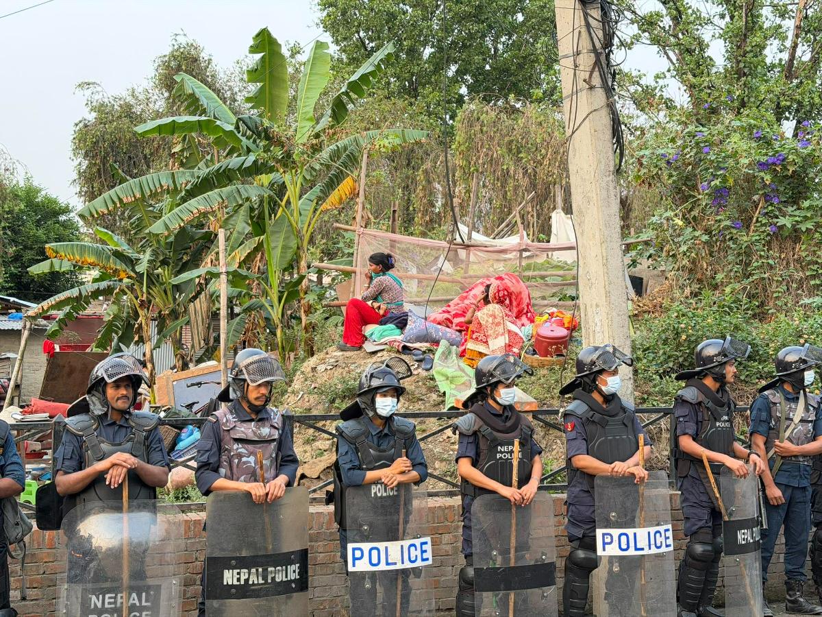 police-at-thapathali-(1)-1777079233.jpg