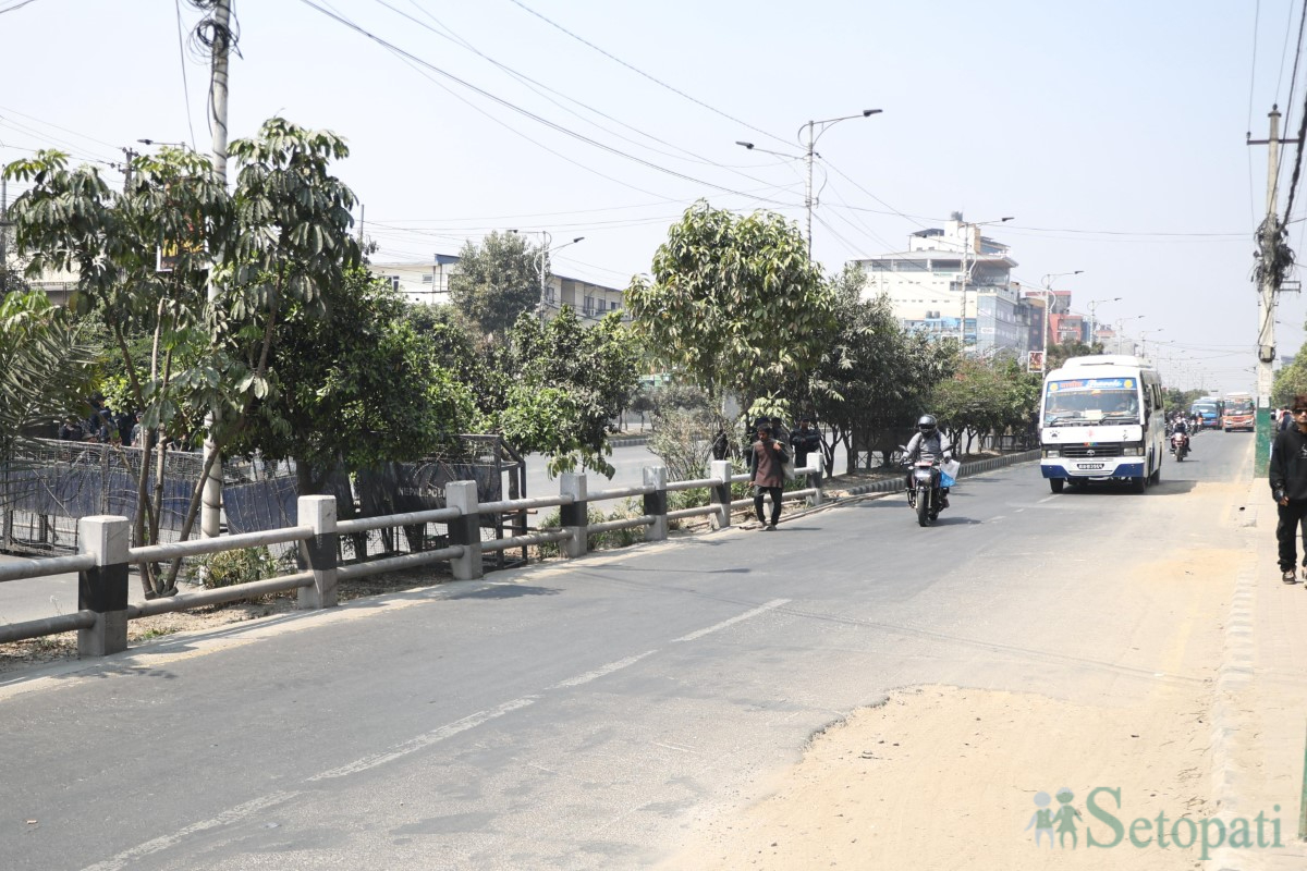 police-bar-(7)-1743141975.jpg