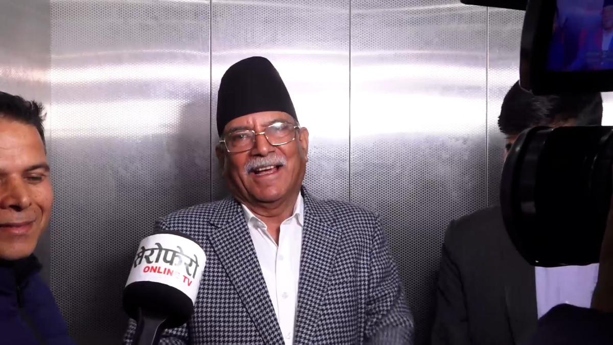 प्रचण्डलाई प्रश्नः राजावादीहरूको प्रदर्शनको काउण्टर दिन लाग्नुभएको हो? जबाफः सल्लाह गर्दैछौं