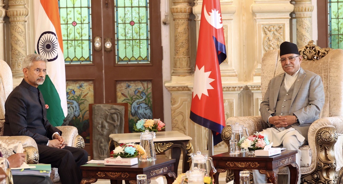 प्रधानमन्त्री पुष्पकमल दाहाल 'प्रचण्ड' सँग भारतका विदेशमन्त्री एस जयशंकर सिंहदरबारमा शिष्टाचार भेटवार्ता गर्दै। तस्बिरः प्रदीपराज वन्त/रासस