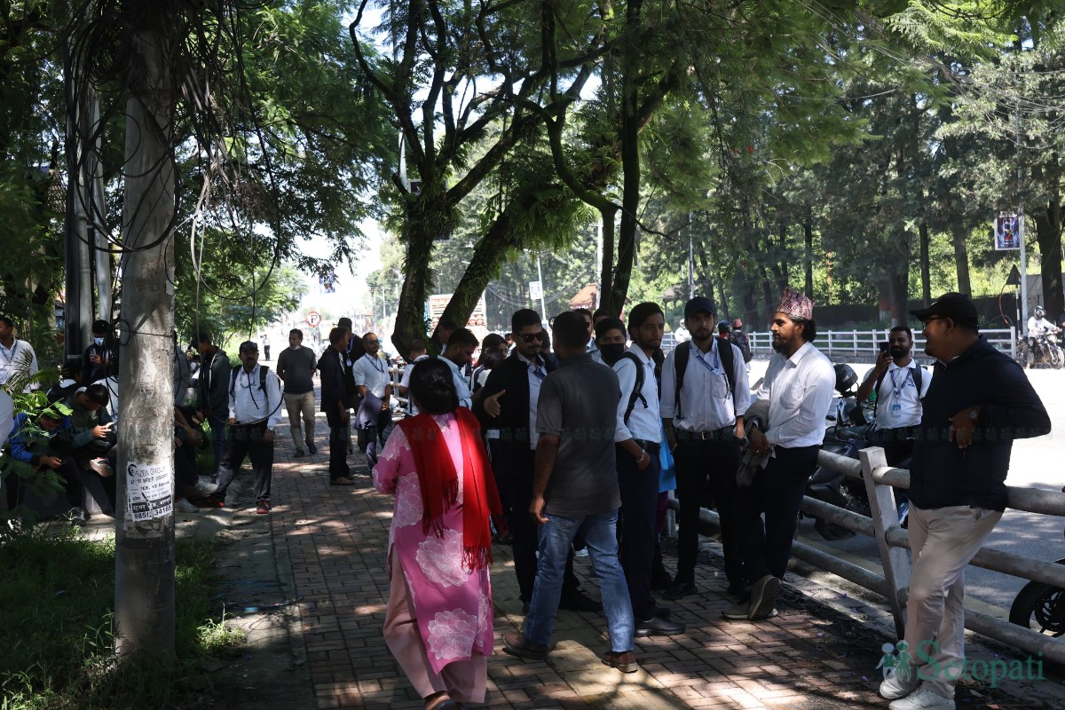protest-at-ctevt-(15)-1786424504.jpeg