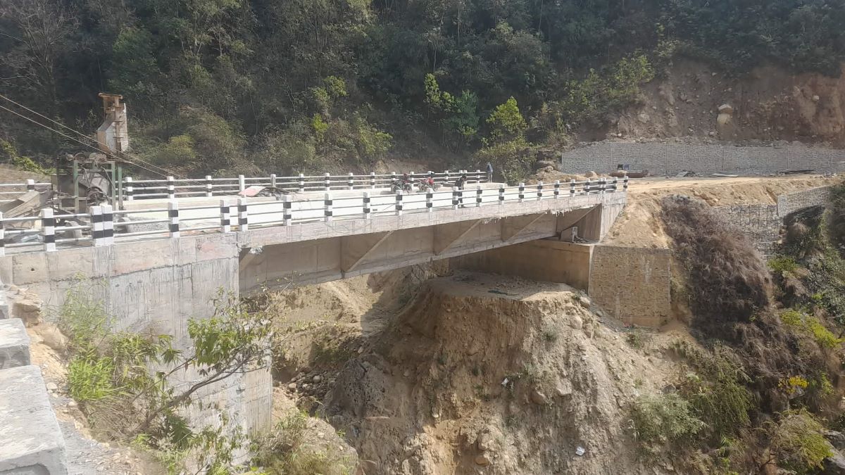 २ वर्षमा सक्ने गरी ठेक्का लगाइएको पुल बन्न लाग्यो ८ वर्ष