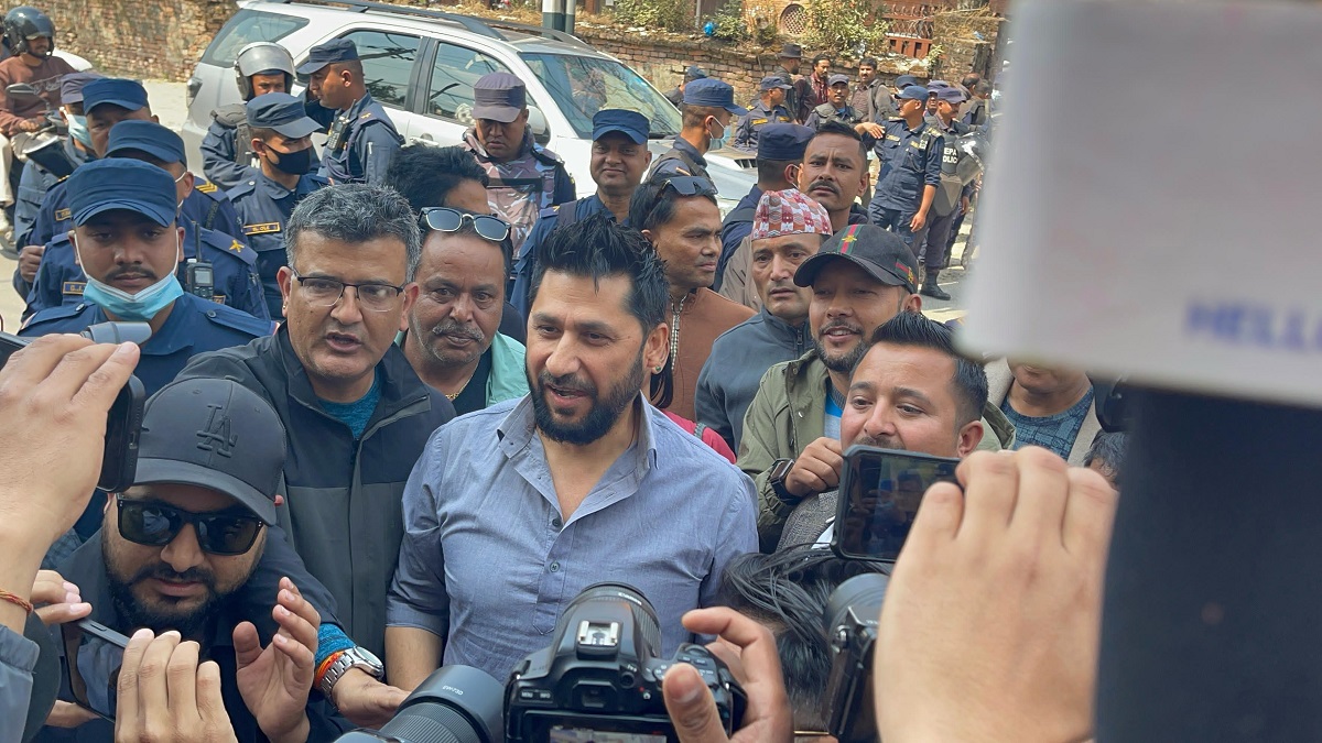 सरकारको लाज छोप्न अदालत धाउँदैछु, गेट रेडी फर रिभोलुसन: रवि लामिछाने
