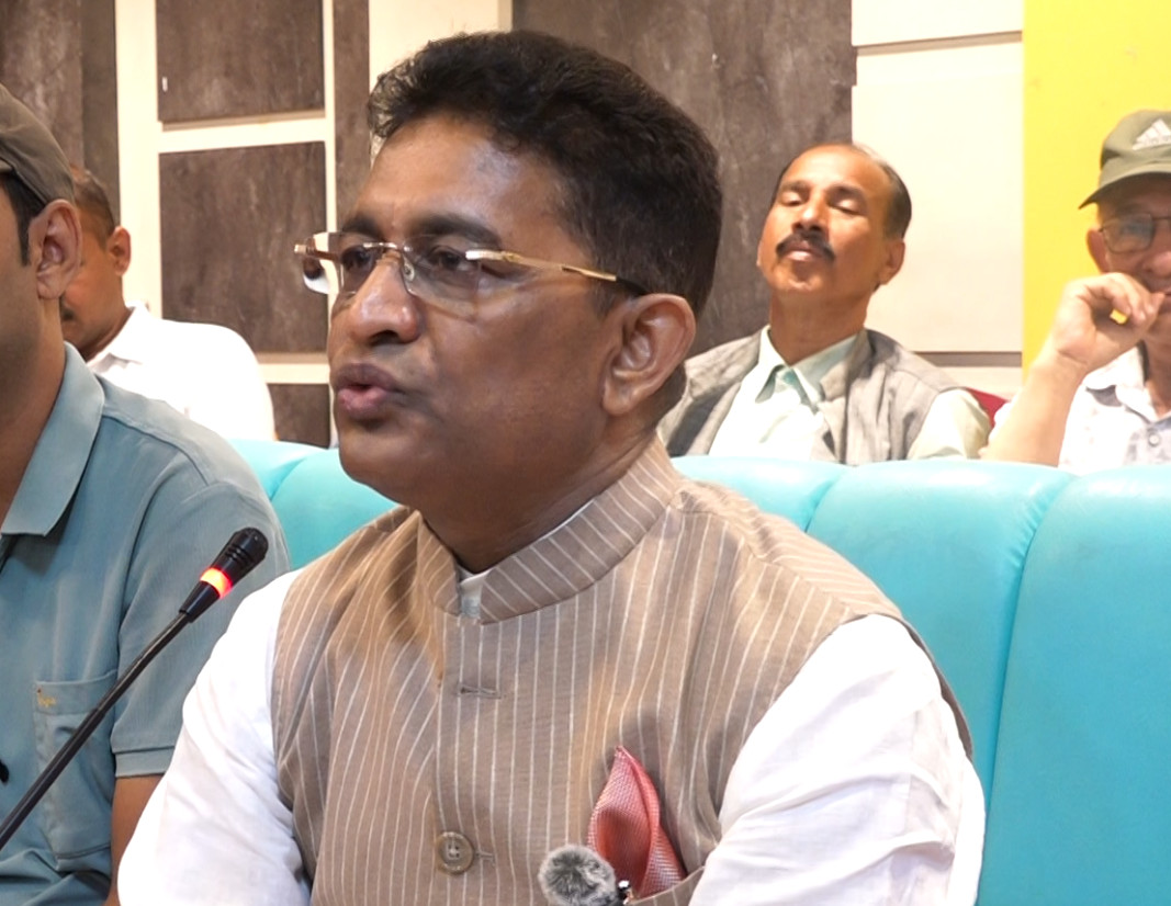 सत्ता गठबन्धन  भत्काउन प्रचण्ड लागिपर्नु भएको छ, रास्वपा लगायतले सघाएका छन्: रघुवीर महासेठ