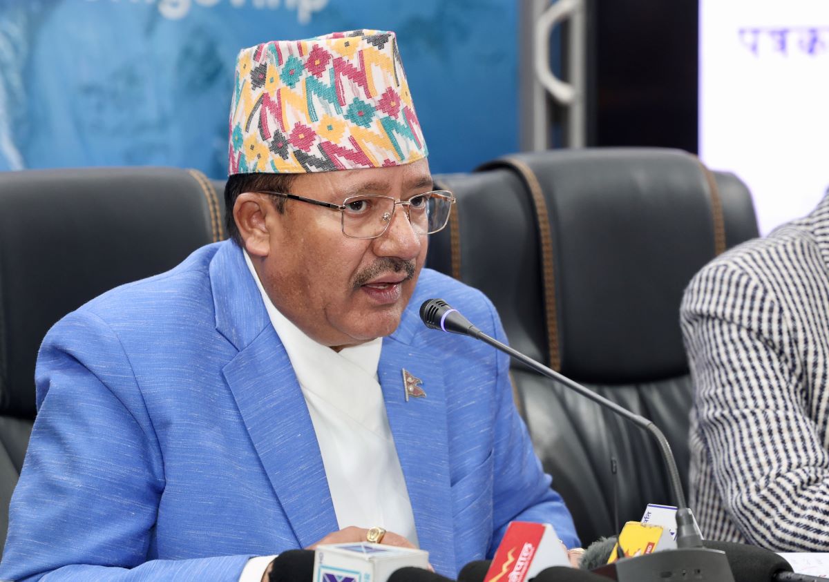 निर्वाचन आयोगका कार्यवाहक प्रमुख निर्वाचन आयुक्त रामप्रसाद भण्डारी।