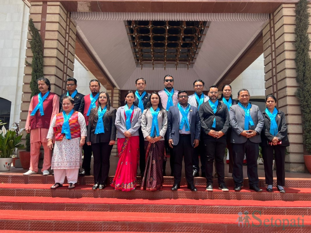 रास्वपाले अपनायो विरोधको फरक शैली (तस्बिरहरू)