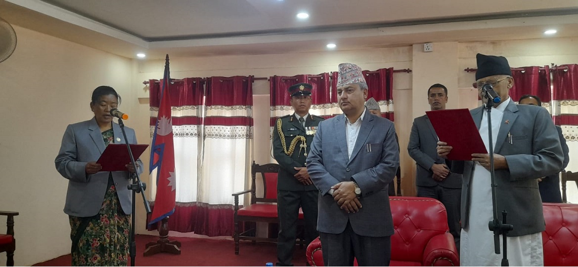 चैत २० गते शपथ लिँदै आले। फाइल तस्बिर।