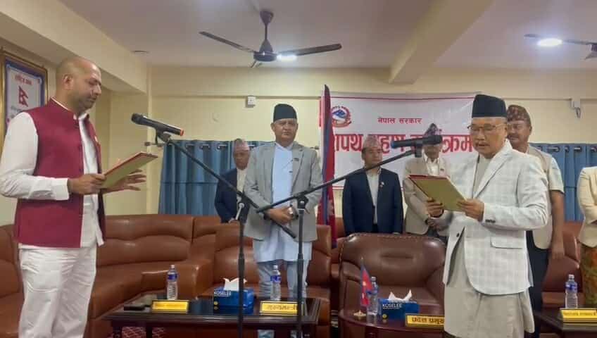 लुम्बिनीमा नवनियुक्त युवा तथा खेलकुद मन्त्री पाण्डेयले लिए शपथ