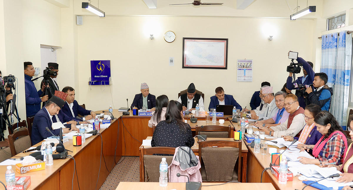 सांसदहरूको गुनासो: प्रारम्भिक बाल कक्षालाई विद्यालय शिक्षामा राख्ने समझदारी सरकारले मानेन