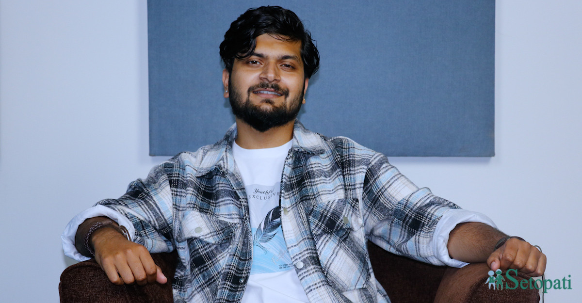 नाच फिरीरीका गायक भन्छन्- बुवाको अगाडि 'अडिसन' दिएपछि मात्रै गाउने मौका पाएको थिएँ!