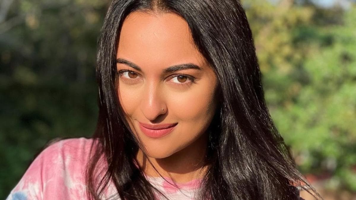 अभिनेत्री सोनाक्षी सिन्हा