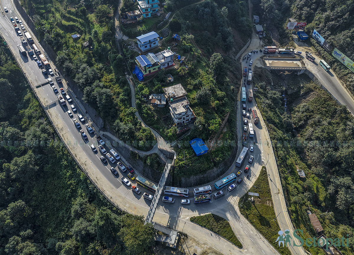 surung-marg-trafic-(1)-1792129142.jpg