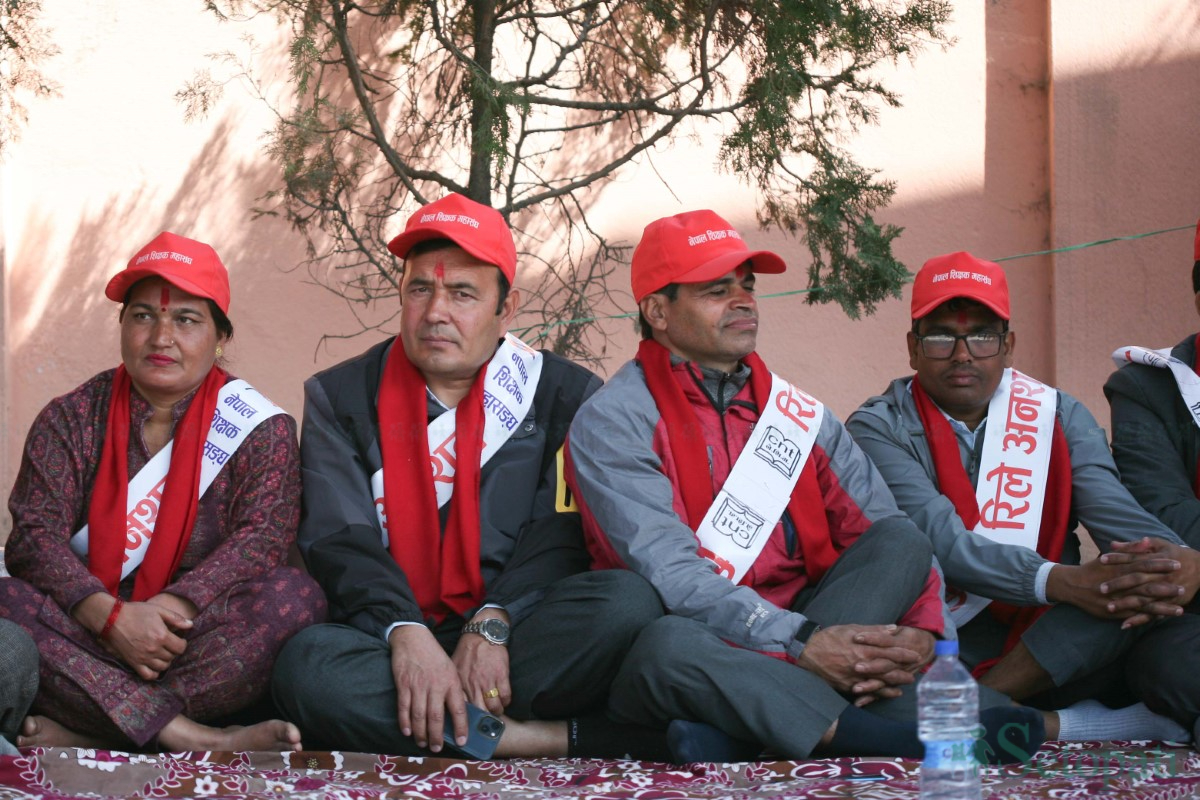 teacher-protest-(6)-1742883772.jpg
