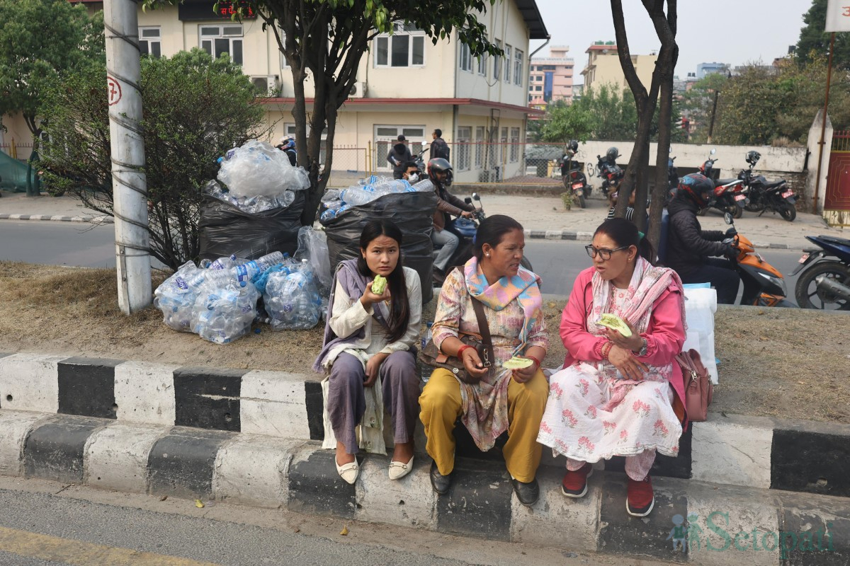 teacher-protest-(6)-1743935799.jpg