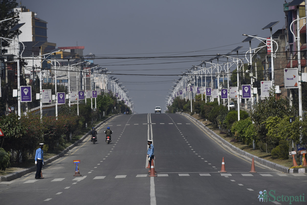 https://raracms.setopati.com/uploads/shares/2020/sujita/lockdown kathmandu/Roads (1).JPG
